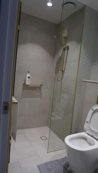 Skyone Lux 2Bed2Bath Aprt In Boxhill And Free Carpark Apartment Box Hill Exterior photo